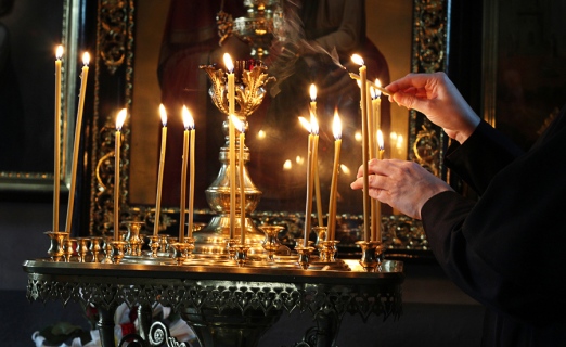 247586-in-der-orthodoxen-kirche-wird-am-7-januar-weihnachten-gefeiert